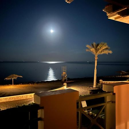 アインソフナ Amazing Beachfront Townhouse Chalet Ain Sokhnaヴィラ エクステリア 写真