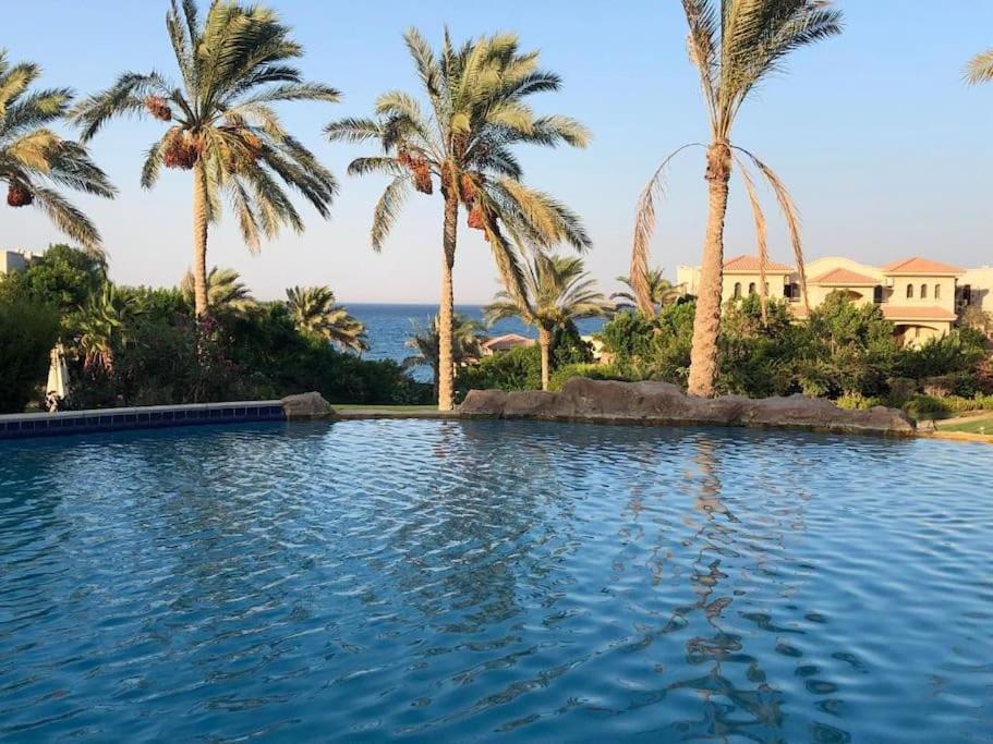 アインソフナ Amazing Beachfront Townhouse Chalet Ain Sokhnaヴィラ エクステリア 写真