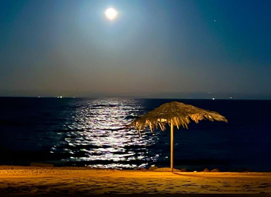 アインソフナ Amazing Beachfront Townhouse Chalet Ain Sokhnaヴィラ エクステリア 写真